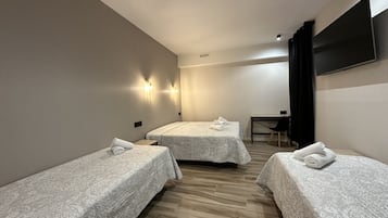 1 chambre, coffres-forts dans les chambres, bureau