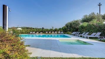 Piscina stagionale all'aperto