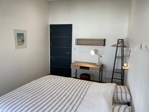 2 Schlafzimmer, Schreibtisch, Reisekinderbett, kostenloses WLAN