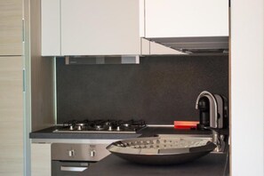 Kühlschrank, Ofen, Herdplatte, Geschirrspüler