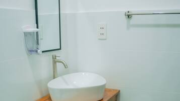 Dusche, Handtücher, Seife, Toilettenpapier