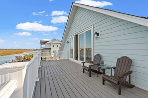 Terrace/patio - Best of Both 5 Bedroom Inlet Front (Garden City Beach)