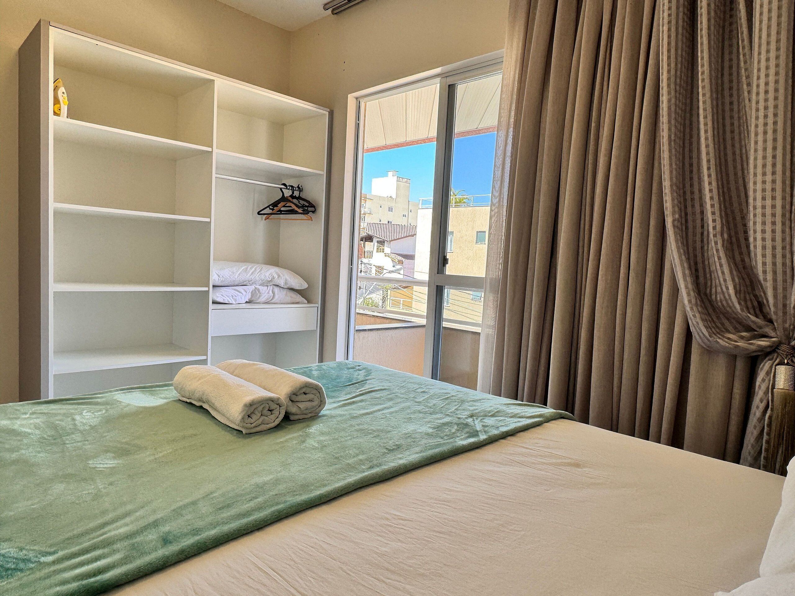 公寓 | 埃及棉床单、高档床上用品、熨斗/熨衣板、免费 WiFi