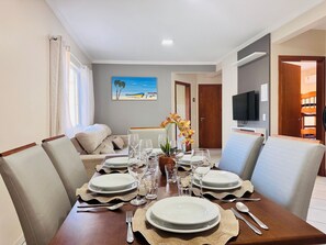 Apartment | Dining