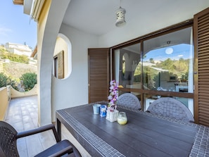 Outdoor dining - O Encanto do Algarve (Carvoeiro)