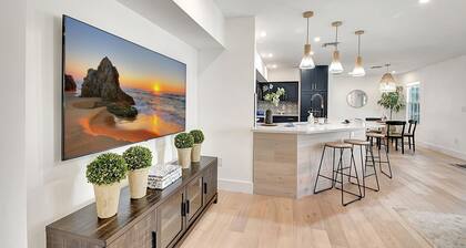 Beautiful Quiet Neighborhood - Come Relax, Shop, Enjoy! Azure Cottage