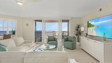 Condo, 3 Bedrooms | Living area