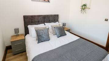 2 bedrooms, individually decorated, individually furnished, free WiFi