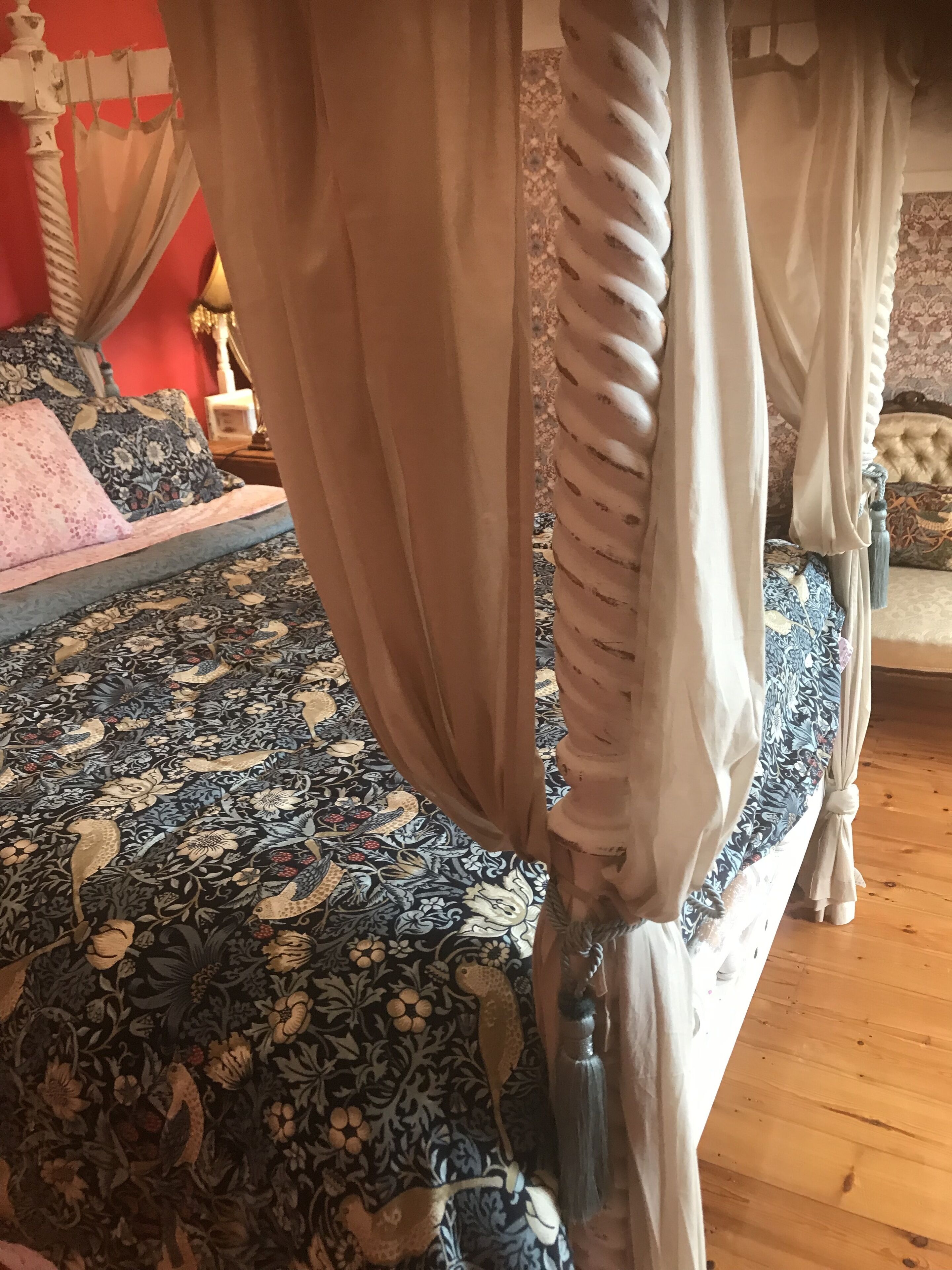 3 bedrooms, desk, iron/ironing board, WiFi