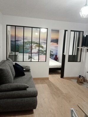 1 bedroom, travel cot, free WiFi, bed sheets - Maison de Bourg au Centre de Montferrand Avec Petit Déjeuner Offert (Clermont-Ferrand)