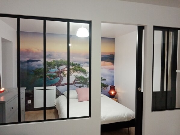 1 chambre, lit parapluie, Wi-Fi gratuit, draps fournis