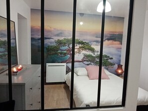1 bedroom, travel cot, free WiFi, bed sheets - Maison de Bourg au Centre de Montferrand Avec Petit Déjeuner Offert (Clermont-Ferrand)