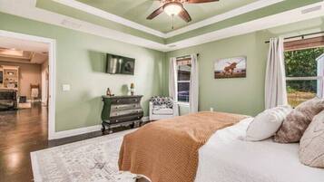 4 bedrooms, travel crib, free WiFi, bed sheets