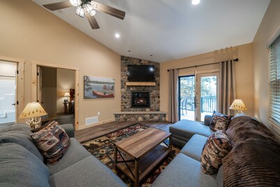 New! 4BR Lake Namakagon Cabin - Sleeps 16 - Lakefront w/ boat access