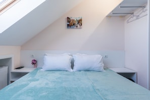 Iron/ironing board, free WiFi, bed sheets - H&B apartments Laghidze (Tbilisi)