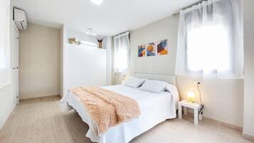 2 chambres, lit parapluie, Wi-Fi gratuit, draps fournis