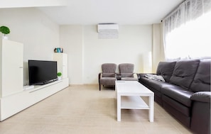 Smart TV - Duplex con Padel en Panorámica (Sant Jordi)