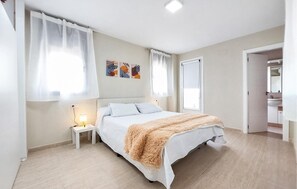 2 soverom, reiseseng for barn, wi-fi (inkludert) og sengetøy