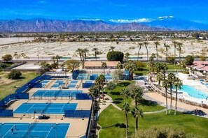 Sport court - Cozy Home in Gated Country Club (Indio)