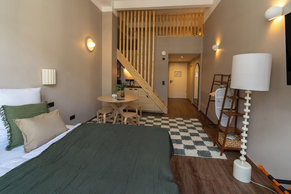 Comfort Quadruple Room | Blackout drapes, iron/ironing board, free WiFi, bed sheets