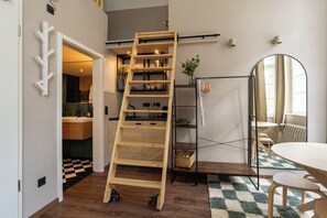 Cozy Curt for 4 (111099001) | 遮光布/窗簾、熨斗/熨衣板、免費無線上網、床單