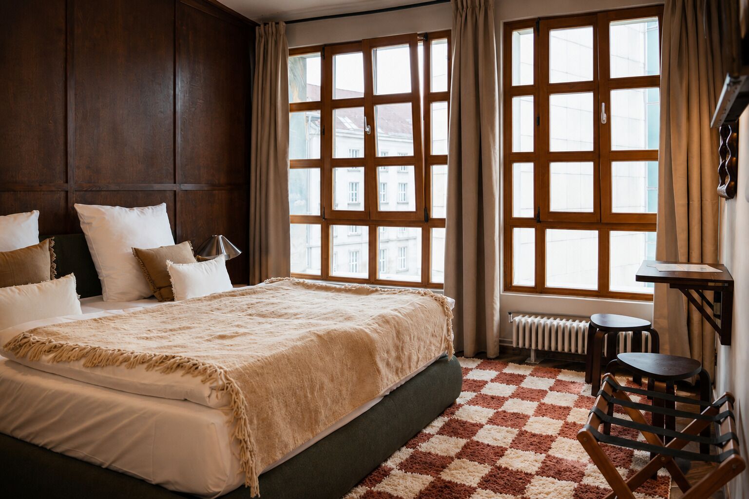 Boutique Curt for 2 (Annex) | Cortinas blackout, tabla de planchar con plancha y wifi gratis 