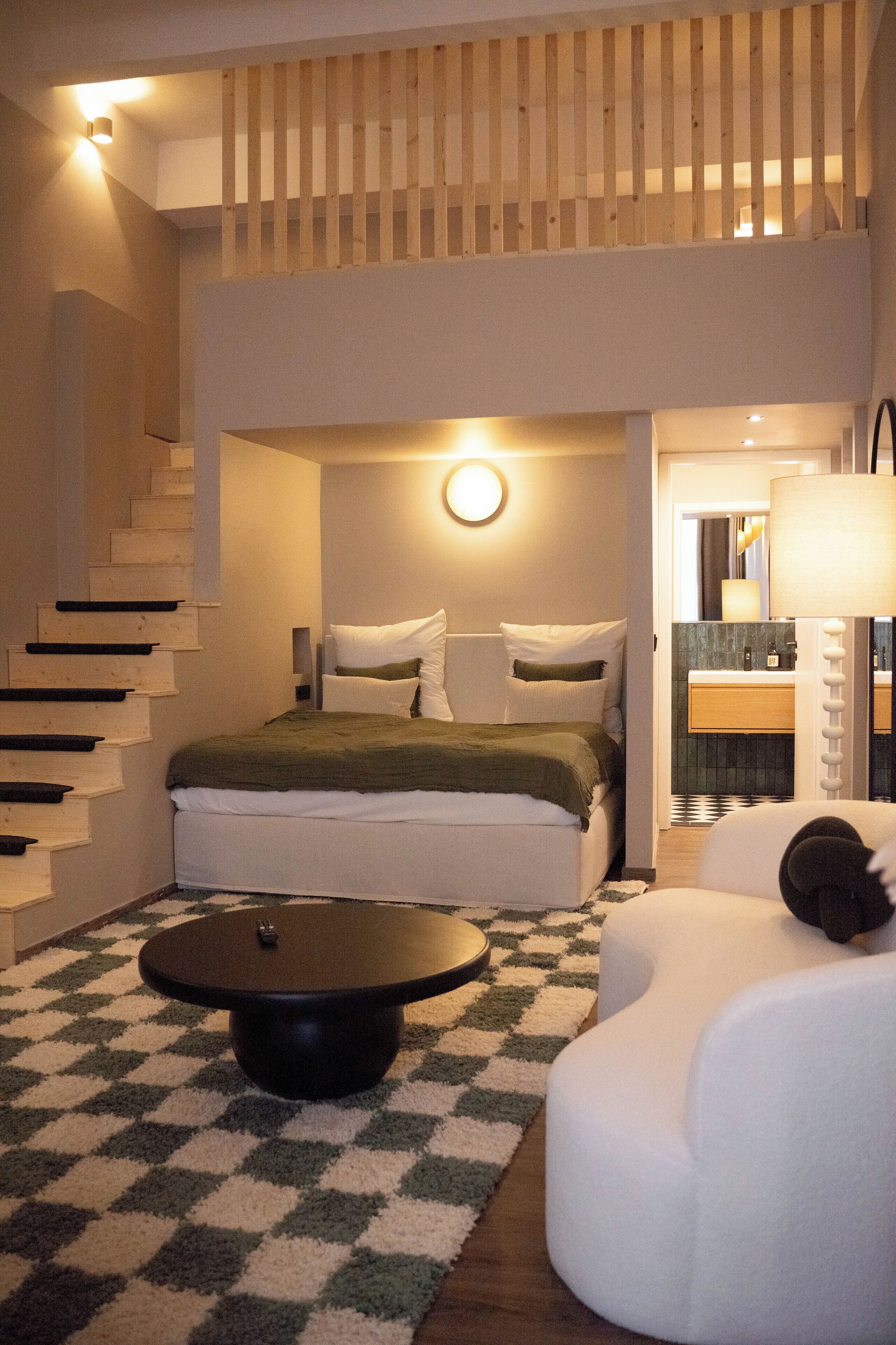 Habitación cuádruple Grand | Cortinas opacas, tabla de planchar con plancha, wifi gratis