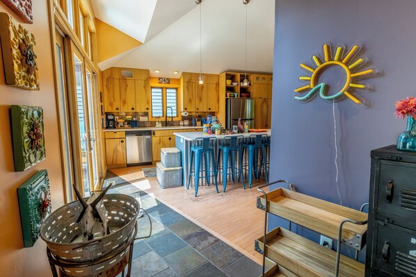 Fridge, microwave, oven, stovetop - Bohemian 4-bedroom 1.5 Blocks from Lake Michigan (Michigan City)