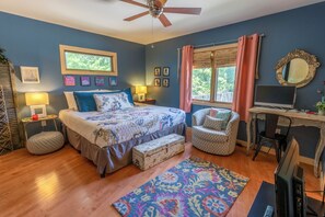 4 slaapkamers, een strijkplank/strijkijzer, gratis wifi, beddengoed