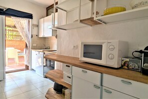 Fridge, microwave, dishwasher