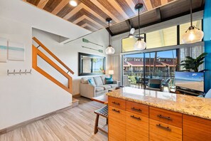 Smart TV - Beautiful Ocean View Remodel - Luana Kai B306 (Kihei)