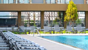 4 outdoor pools, open 11:00 AM to 11:00 PM, free cabanas, sun loungers