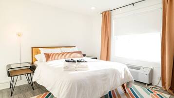 1 bedroom, desk, iron/ironing board, WiFi