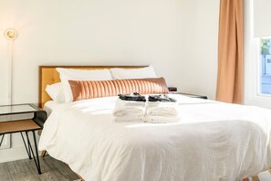 1 bedroom, desk, iron/ironing board, WiFi