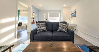 Modern 1-Bed Condo | OPEN POOL with City Access
