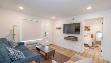 1 bedroom, desk, iron/ironing board, WiFi