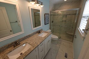 Shower - M931- Sound Side, Corolla, Saturday Check In, Comm. Pool! (Corolla)