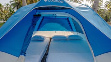Tienda de campaña básica | 1 habitación y ropa de cama