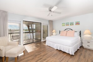 3 bedrooms, iron/ironing board, free WiFi, bed sheets - Spacious Coastal Townhome with Screened Patios, Pool Access & Gulf Proximity (Miramar Beach)