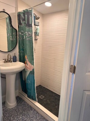 Shower, towels