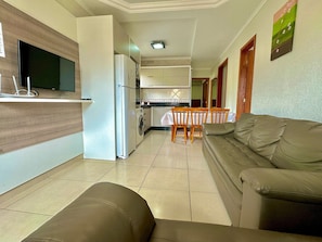 Apartment | Living area | TV - Residencial Falcão (Bombinhas)