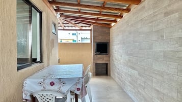 Apartment | Outdoor dining