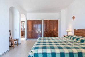 3 bedrooms, WiFi, bed sheets
