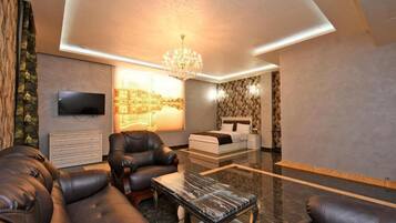 Exclusive Suite | Premium bedding, Tempur-Pedic beds, minibar, individually decorated