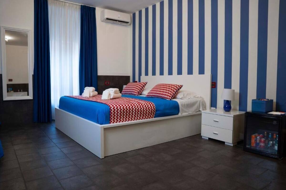 Quarto superior | 2 quartos, cofres nos quartos, escrivaninha