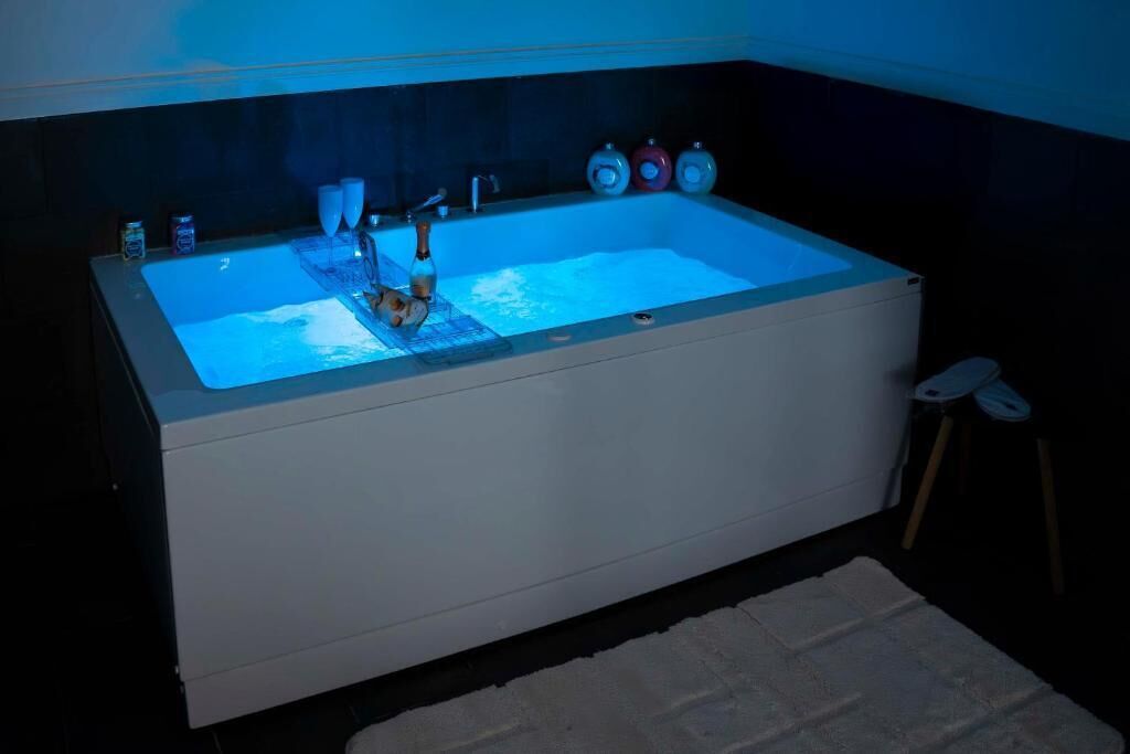 Superior Room | In-room safe, desk, laptop workspace, iron/ironing board