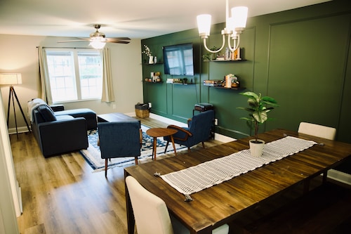 Walking distance to Downtown Southern Pines and close to Pinehurst Golf Courses.