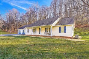 House (3 Bedrooms) | Interior - Virginia Escape w/ Patio & Fire Pit, Near Hiking! (Speedwell)