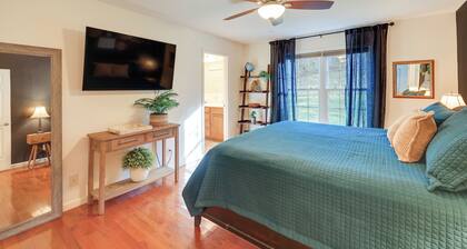 Virginia Escape w/ Patio & Fire Pit, Near Hiking!