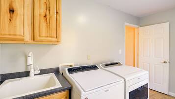 House (3 Bedrooms) | Bahagian dalam